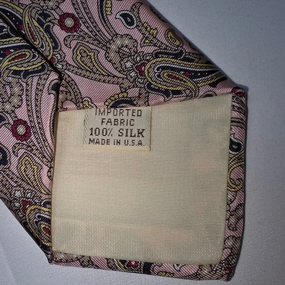 Liberty of London Mens Silk Paisley Necktie Pink Gold Navy Made in‎ USA 0357 - Picture 3 of 5